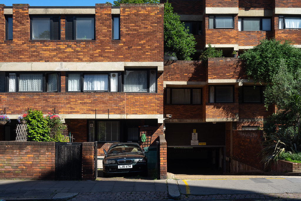 Lillington Gardens Estate Charlwood Street, London SW1. Da… Flickr