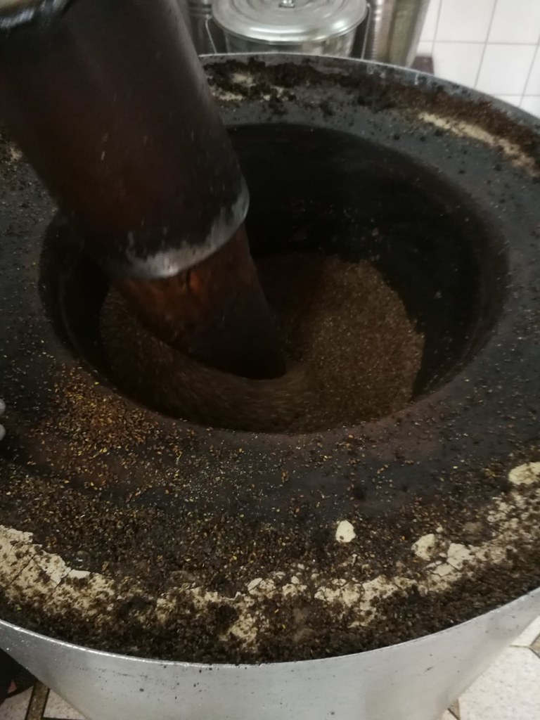 The steps of making sesame seeds' oil in Riyadh by Yemeni … Flickr