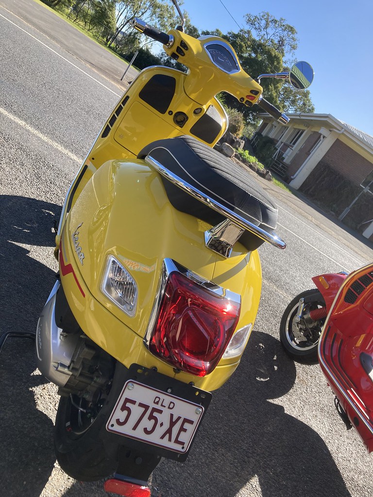 Xe Vespa Ma Ma Creek Cafe Mellifont Family Flickr