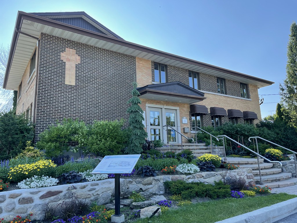 NotreDamedel’IlePerrot, QC, Canada Chaloos Flickr