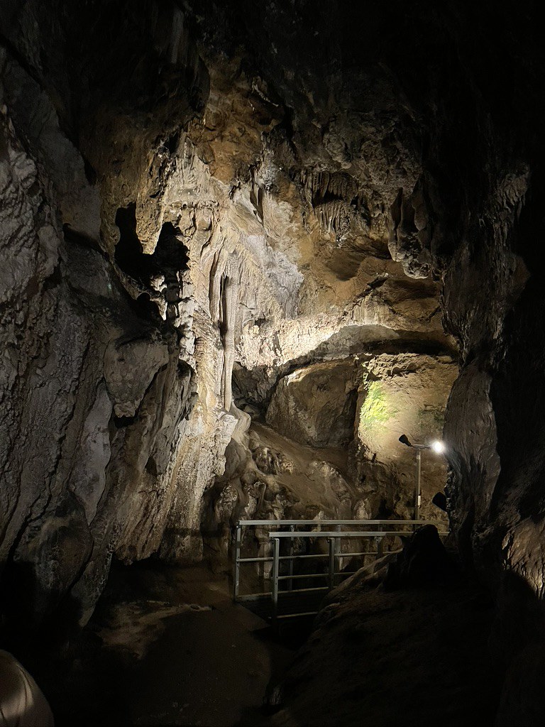 Crawford State Park / Gardner Cave Guided tour of Gardner … Flickr