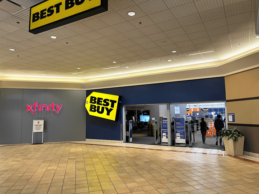 Best Buy (Mall of NH) JJBers Flickr