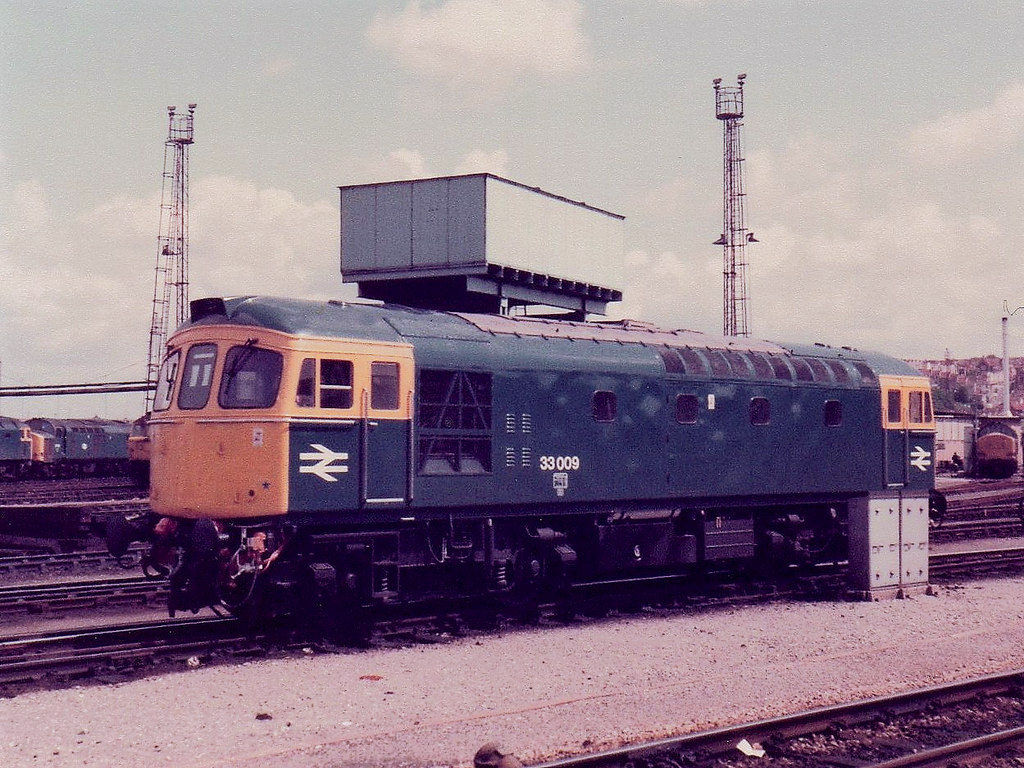 33009 Bristol 19/06/82 33009 at Bristol Bath Road. 19th Ju… Flickr