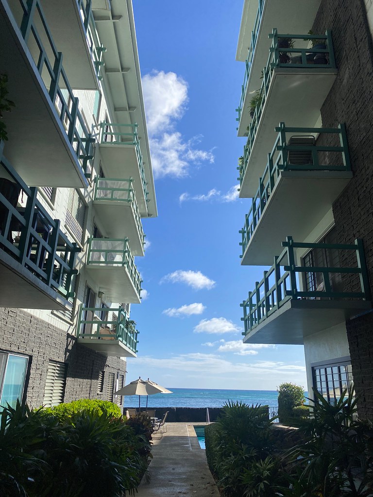 Diamond Head Ambassador 2957 Kalakaua Ave, Honolulu Built … Flickr