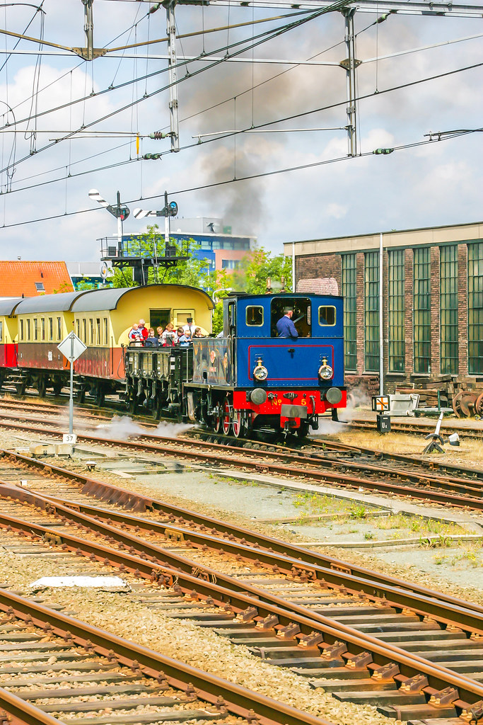 GraphyArchyF00935 Steam SHM 5 nickname "Enkhui… Flickr