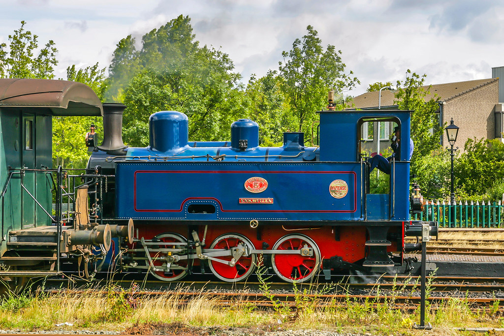 GraphyArchyF00933 Steam SHM 5 nickname "Enkhui… Flickr