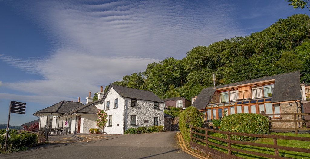 IMGP7388 John Lewis hotel at Lake Bala LennyBloke Flickr