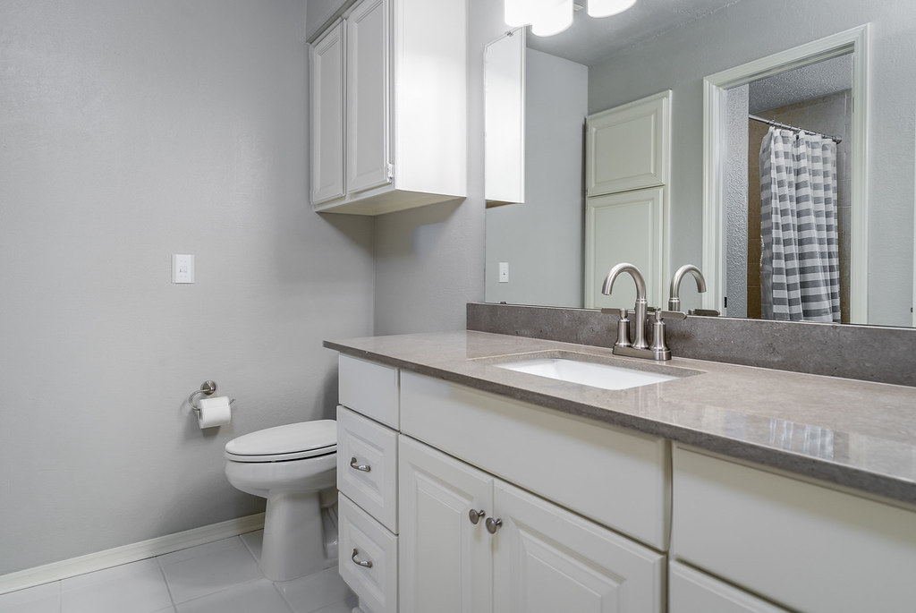 Nantucket Condos 3200 W Britton Rd 69 This charming Nan… Flickr