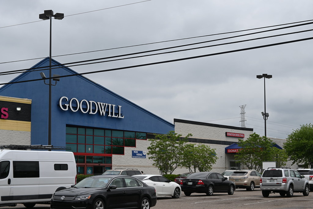 Goodwill Memphis TN Formerly Best Buy gameking3 Flickr