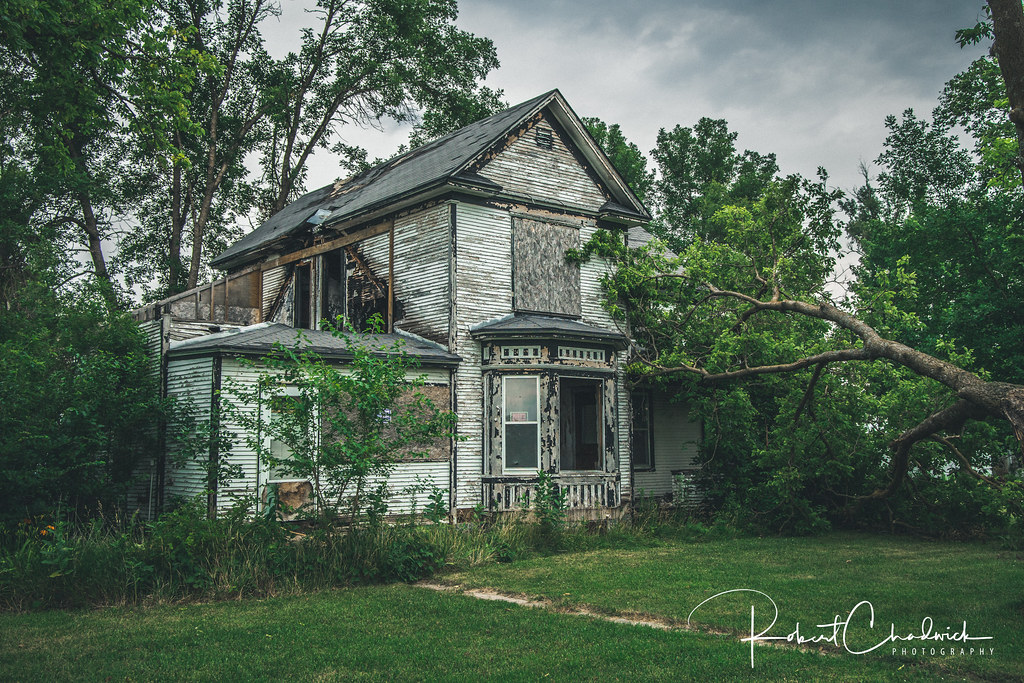 Abandoned house on the floodplain Been staying away from … Flickr