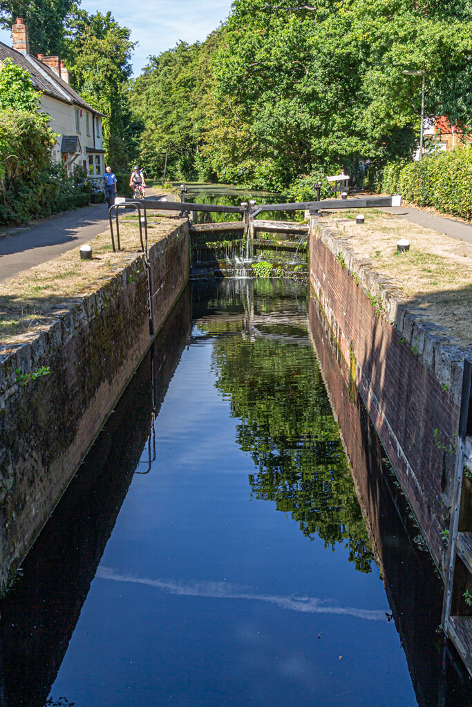 Woodham Lock (20220716 1014) Woodham Lock, West Byfleet on… Flickr