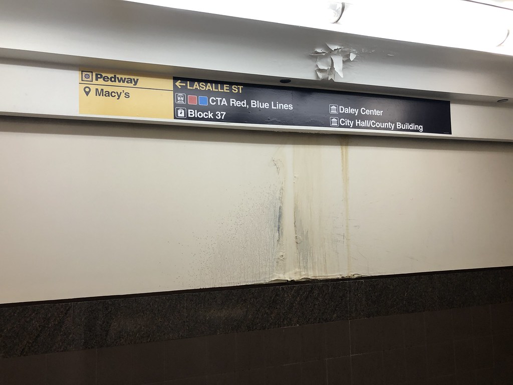 Chicago Pedway 75 Signage at Macy's Chicago Pedway wayfin… Flickr