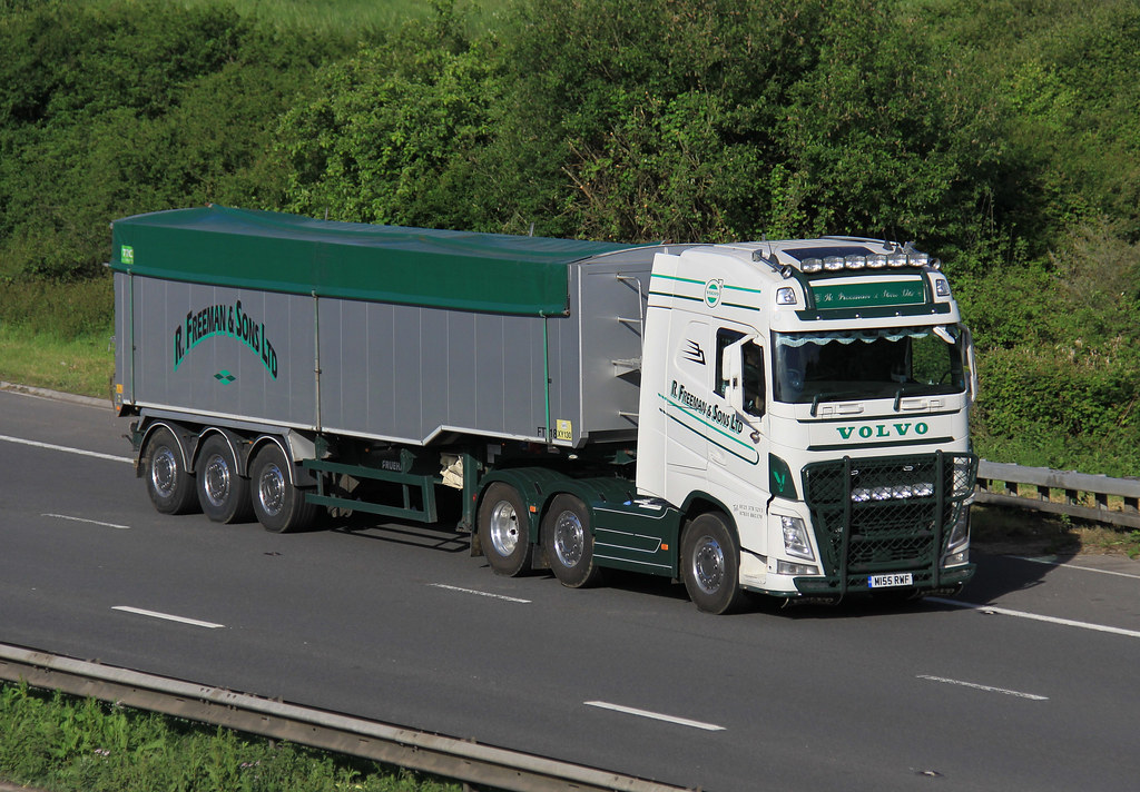 M155RWF R.Freeman Volvo FH M5 Almondsbury 2752022 Michael