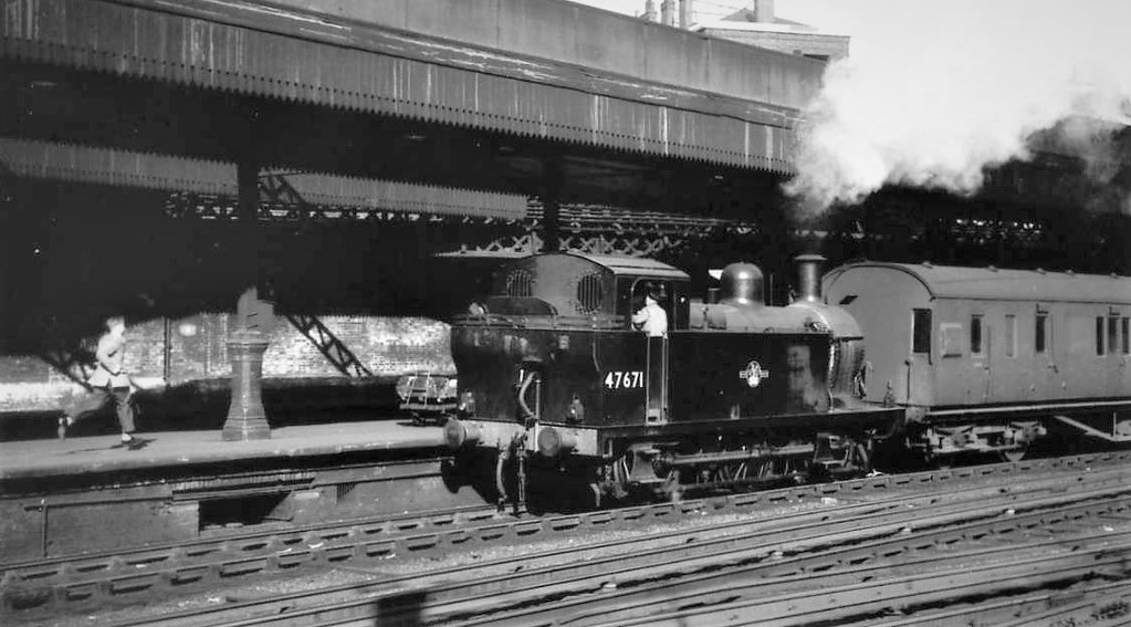 London Euston Station 1958. terry trainor Flickr