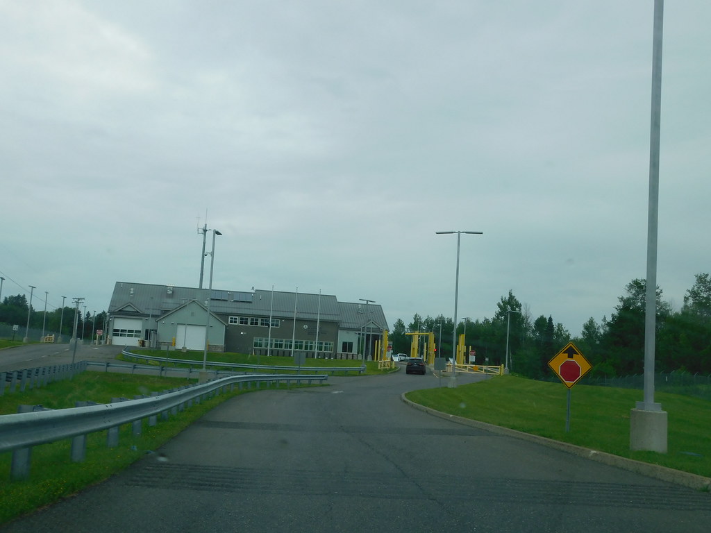 Hamlin, Maine Border Crossing Jimmy Emerson, DVM Flickr