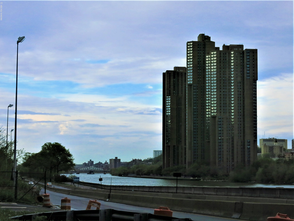 River Park Towers Apts. Bronx, NY Photo taken from Manha… Flickr