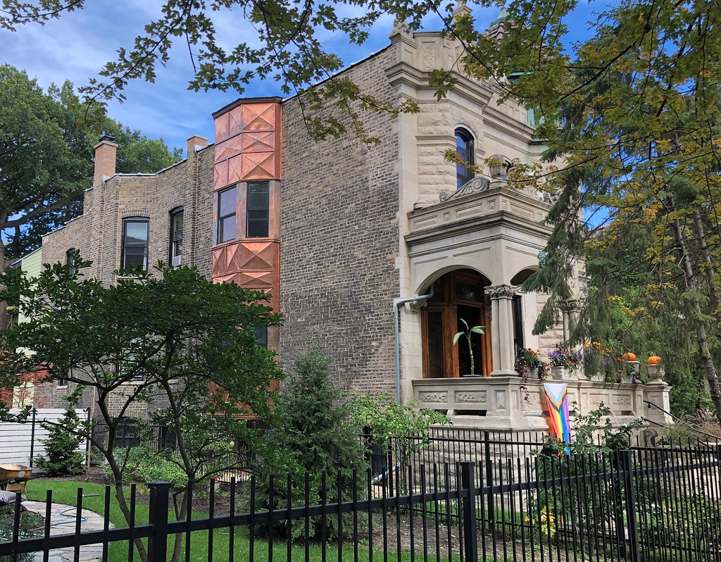 Castle on Berwyn Chicago The Chicago residence known as t… Flickr