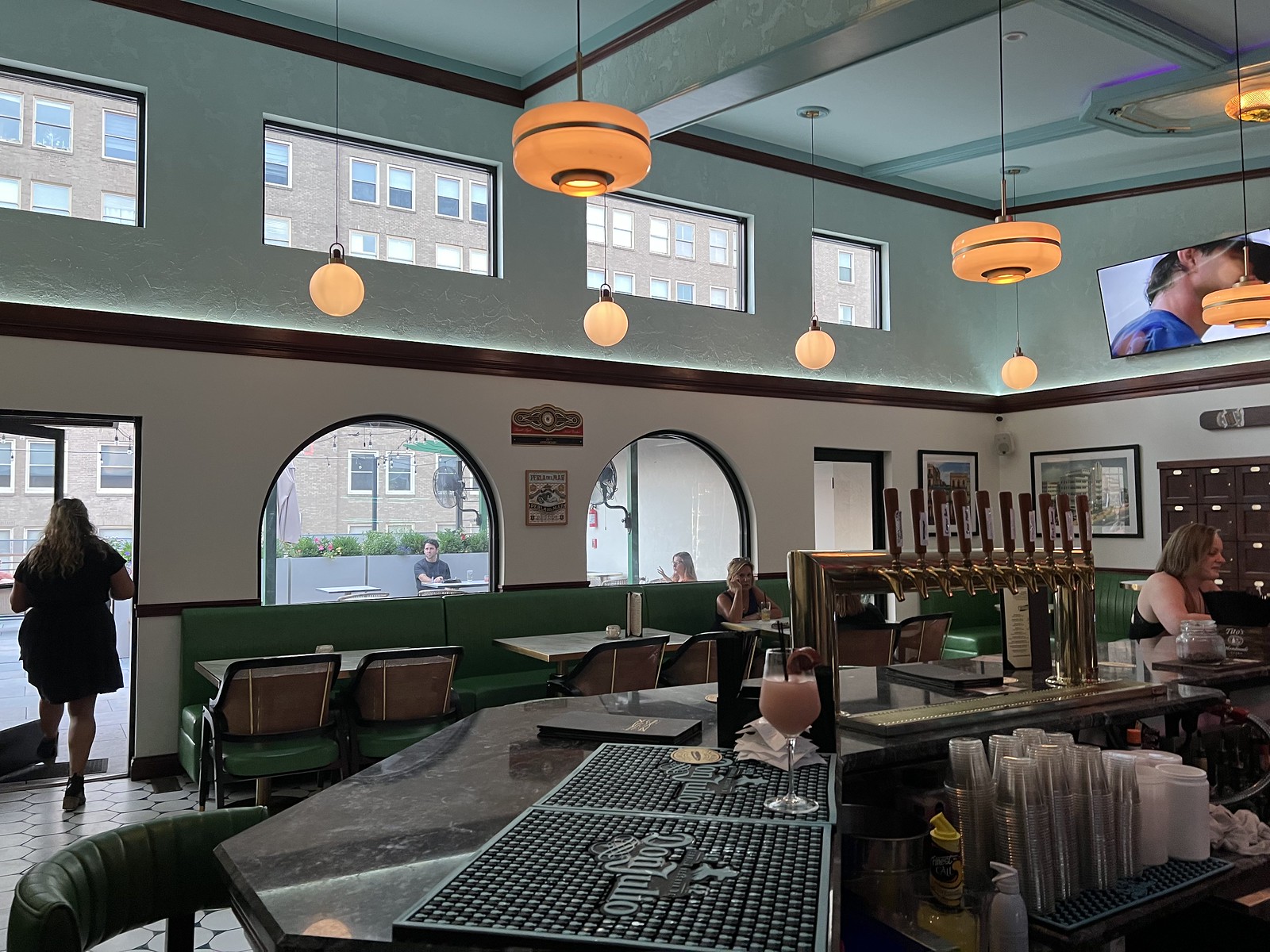 Huntington Edition LaFontaine's Rooftop Lounge Candace Lately