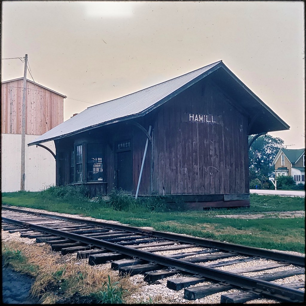 Fall 1975 Mount Hamill, Iowa CB&Q depot in Mount Hamill, l… Flickr