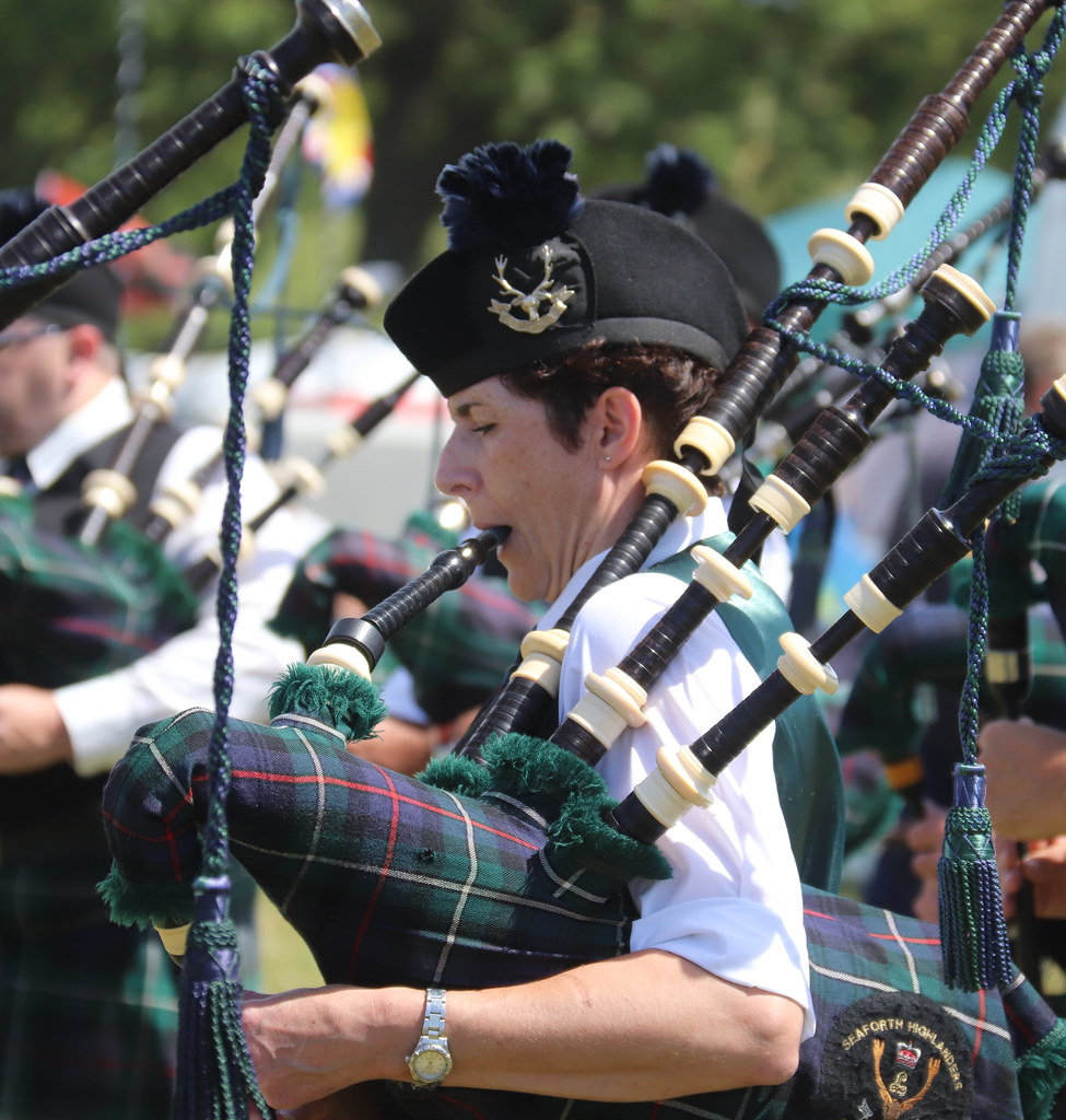 Keeping in tune The Seaforth Highlander Pipes & Drums play… Flickr