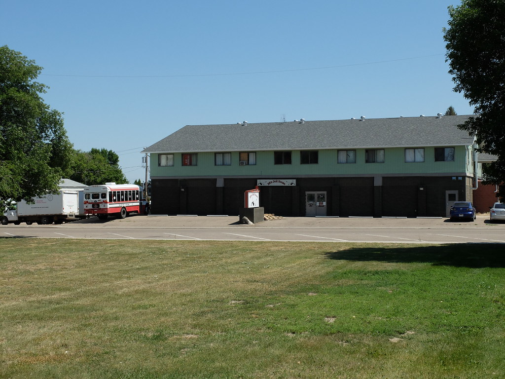 Redcliff Photos from a walk around Redcliff Alberta on a v… Flickr