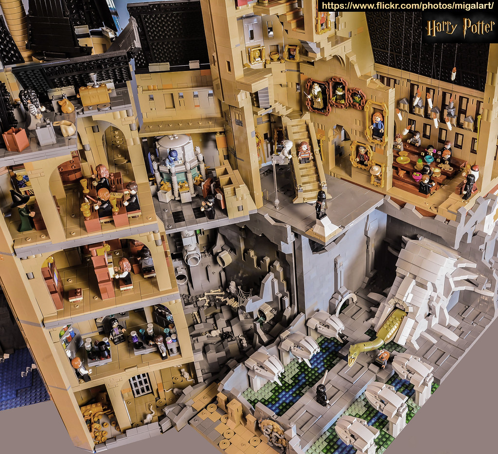 This gigantic LEGO Hogwarts School of Witchcraft and Wizardry is made