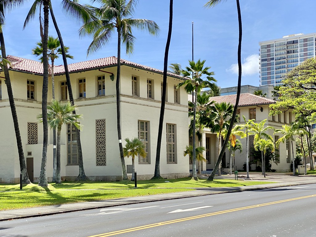 Hale Auhau, Queen Street, Honolulu, HI Built in 1939, this… Flickr