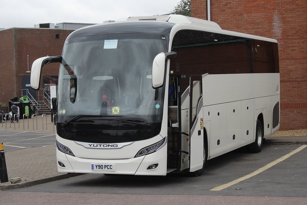PC Coaches Lincoln Y90PCC seen in Stratford on Avon. Flickr