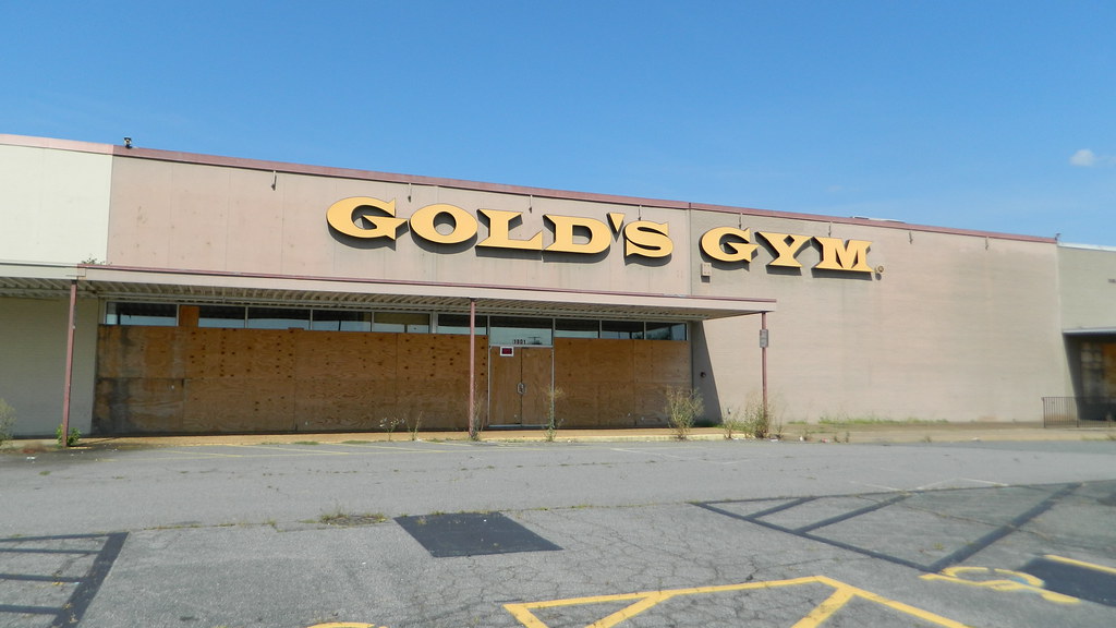 Gold's Gym (closed) a photo on Flickriver