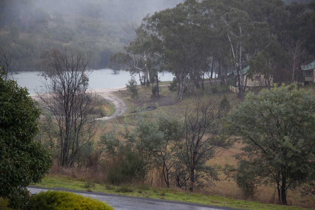 Raining Lake Eildon, Macs Cove Denis Flickr
