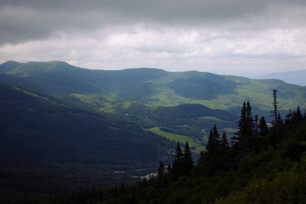 mount mansfield Looking down on the town of Stowe, Vermont… Flickr