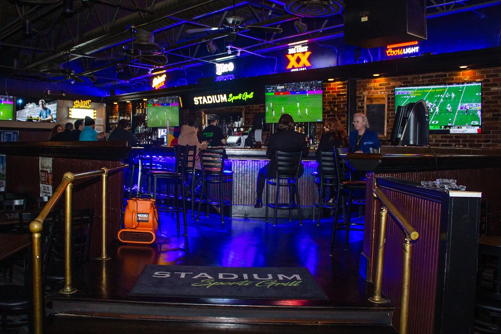 Sports Bar Food, Happy Hour Restaurant in Dallas Stadium… Flickr