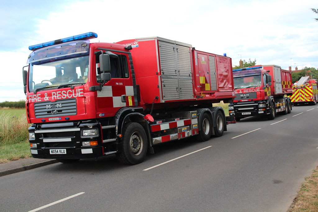 8 pump fire, HVPU required, Green Farm, Theale Road, Burgh… Flickr
