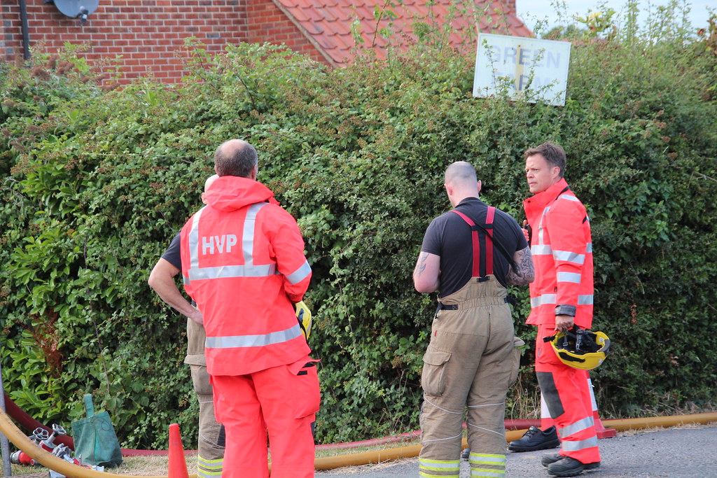 8 pump fire, HVPU required, Green Farm, Theale Road, Burgh… Flickr