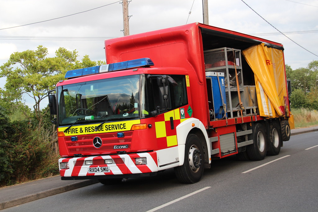 8 pump fire, HVPU required, Green Farm, Theale Road, Burgh… Flickr