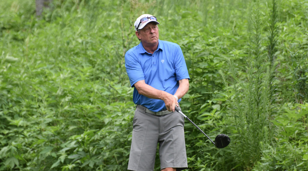 DSC_2797 Paul Rogowicz of Yardley Country Club hits a tee … Flickr