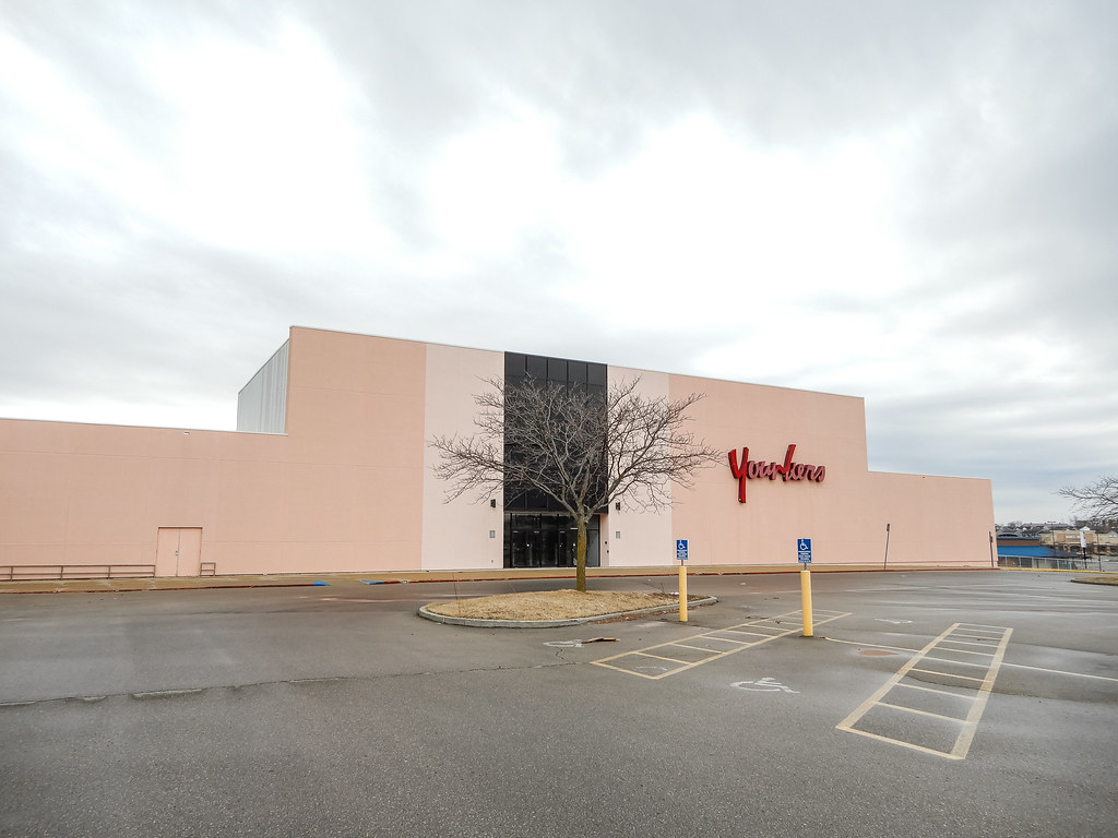 Younkers (Former JCPenney) "Crossroads Mall" Waterloo, I… Flickr