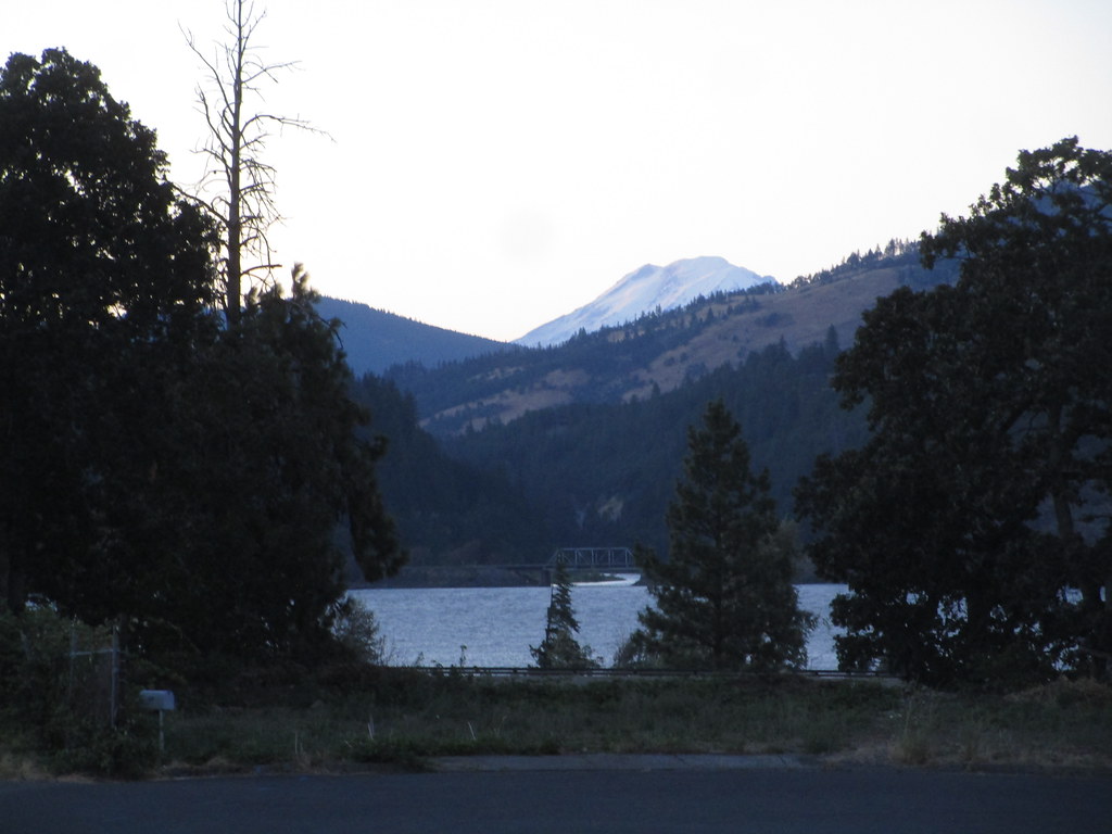 Mt Adams and the White Salmon River As seen from Hood Rive… Flickr
