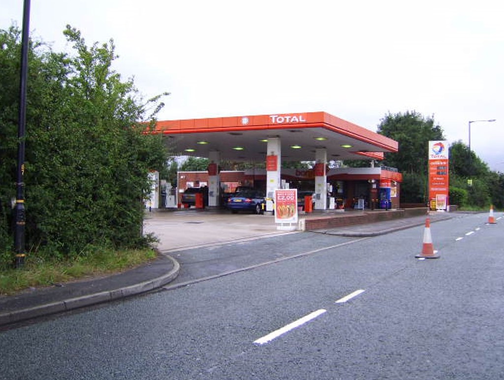 Altrincham, Bowdon service station, WA14 4SN, September 20… Flickr