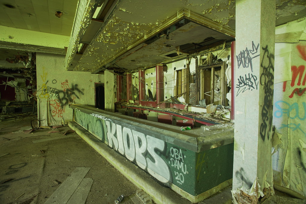 DSC01930 Pines Hotel, South Fallsburg NY. 2nd. floor Bar. Matthew