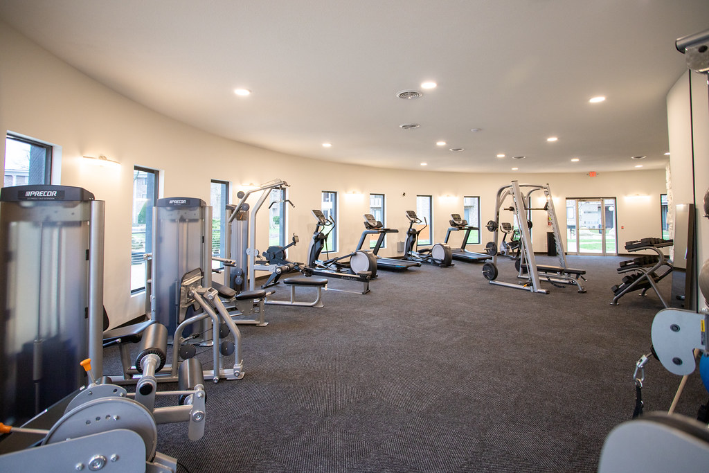 ColumnsIVandVikingApartmentsSpringfieldMO9676IMG_96… Flickr