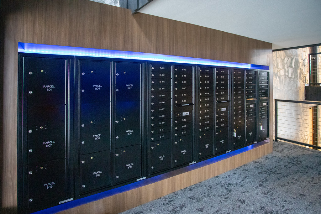 ColumnsIVandVikingApartmentsSpringfieldMO9703IMG_97… Flickr