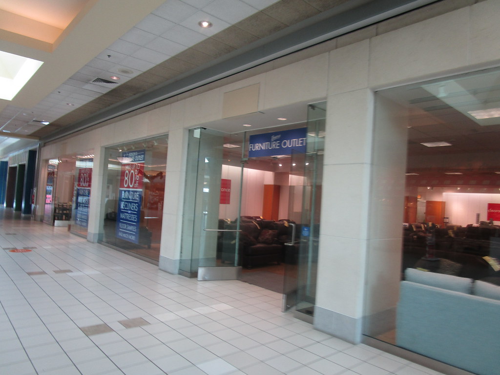 Boscov's Furniture Outlet Selinsgrove, PA. December 2021. … Flickr