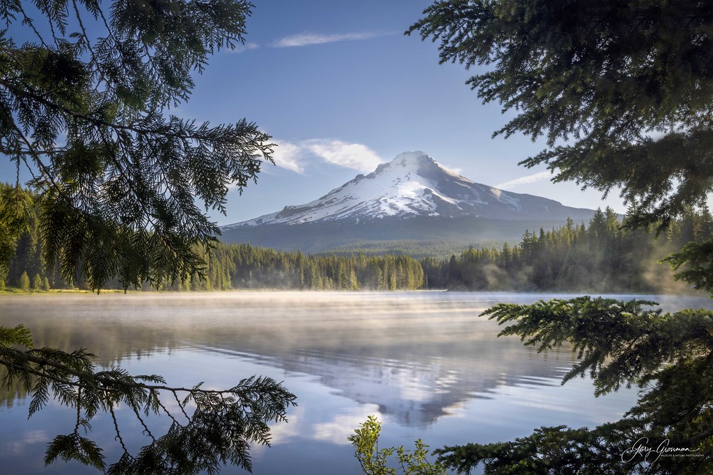 Framed [Explore, August 2, 2022] Mt Hood rises over misty … Flickr