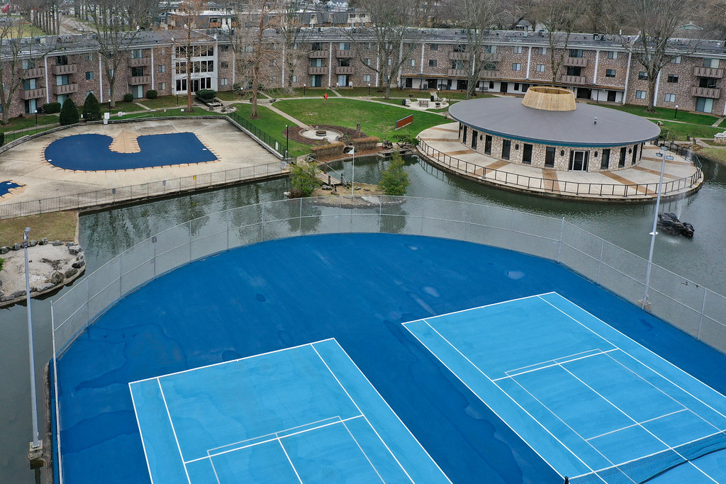 ColumnsIVandVikingApartmentsSpringfieldMO0184DJI_01… Flickr