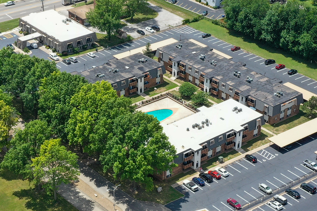 ColumnsIVandVikingApartmentsSpringfieldMO0790DJI_07… Flickr