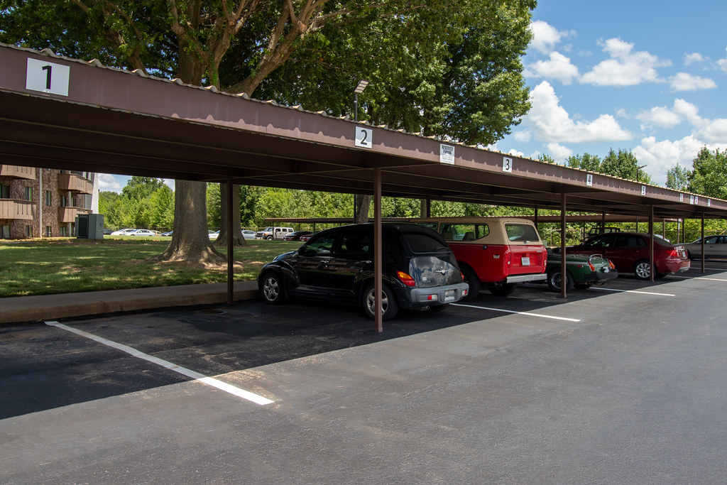 ColumnsIVandVikingApartmentsSpringfieldMOIMG_3988E… Flickr