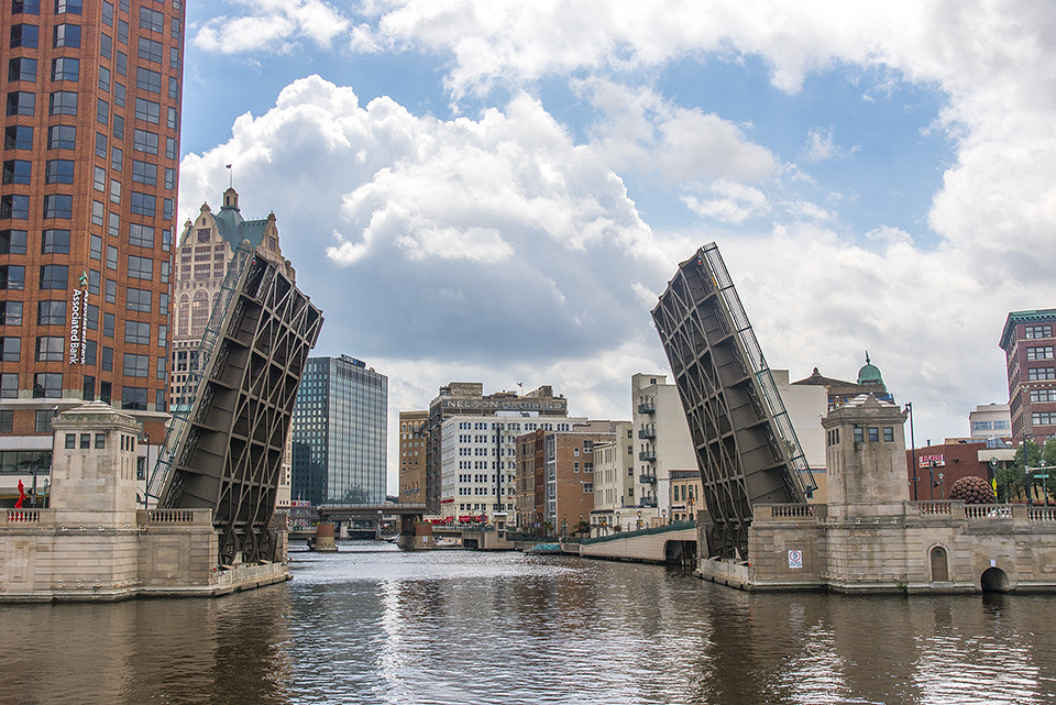 10 Kilbourn Ave Bridge lkg S Eric Bronsky Flickr