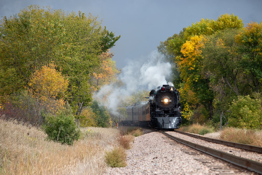 MILW 261 Cologne, MN MILW 261 leading its train West on … Flickr