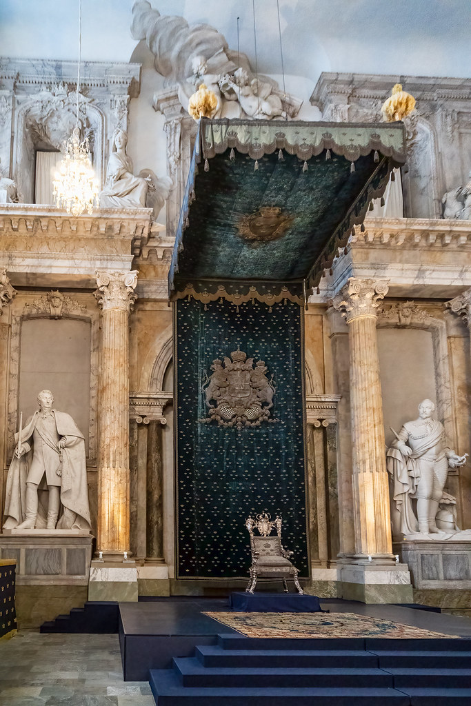 King Or Queens Chair In The Hall Of State room in The Roya… Flickr